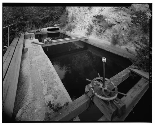  DETAIL, GATE CONTROL WHEELS, LOOKING EAST-NORTHEAST. - Santa Ana River Hydroelectric System, Sandbox, SAR-3 Flowline, Redlands, San Bernardino County, CA