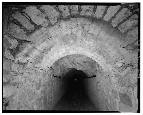  DETAIL OF SANTA ANA CANAL TUNNEL PORTAL, LOOKING SOUTH. - Santa Ana River Hydroelectric System, Abandoned Tunnel, Redlands, San Bernardino County, CA