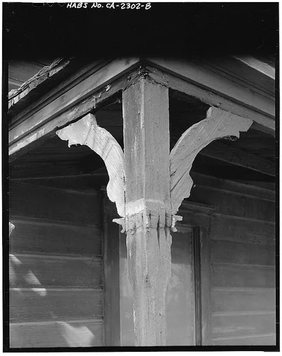 DETAIL OF COLUMN AND BRACKET AT SOUTH CORNER OF PORCH - First Christian Church Parsonage, 3575 Vine Street, Riverside, Riverside County, CA