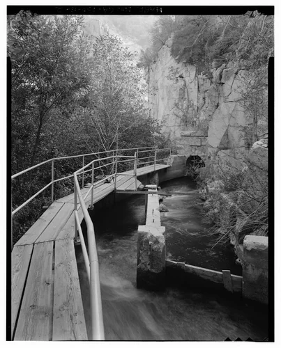  CHANNEL LEADING TO PORTAL OF TUNNEL #1. VIEW TO SOUTH. - Santa Ana River Hydroelectric System, Flume & Tunnel below Fish Screen, Redlands, San Bernardino County, CA