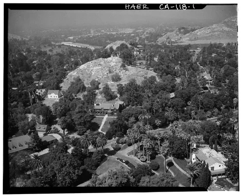  AERIAL VIEW OF HOUSE ON VICTORIA HILL, RIVERSIDE - California Citrus Heritage Recording Project, Riverside, Riverside County, CA