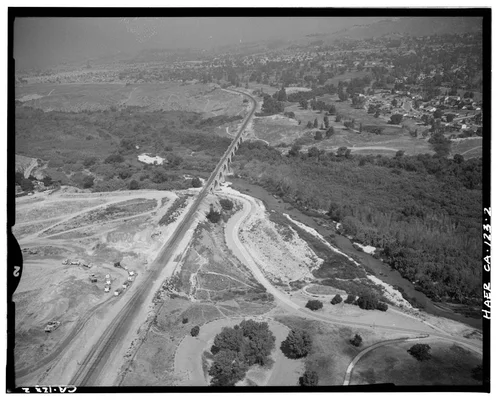  AERIAL VIEW OF BRIDGE AND ENVIRONS - Union Pacific Railroad Bridge, Spanning Santa Anna River, west of Riverside, Riverside, Riverside County, CA