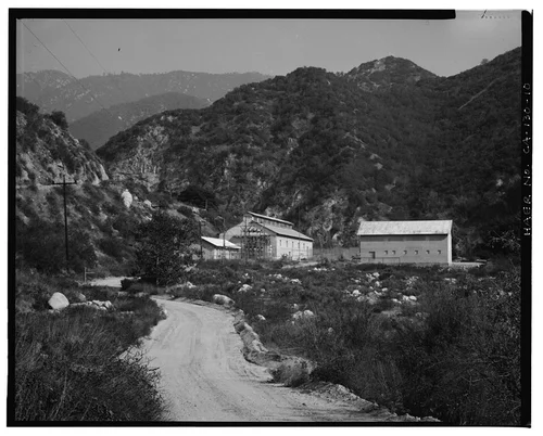  SAR-1 COMPLEX, LOOKING EAST, SHOWING POWERHOUSE AT LEFT AND STABLE AT RIGHT. - Santa Ana River Hydroelectric System, Redlands, San Bernardino County, CA