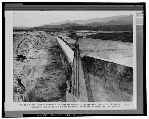  VIEW EASTERLY ALONG THE UPSTREAM SIDE OF THE OGEE SECTION OF THE SPILLWAY.... Volume XVIII, No. 13, January 29, 1940. - Prado Dam, Spillway, Santa Ana River near junction of State Highways 71 & 91, Corona, Riverside County, CA