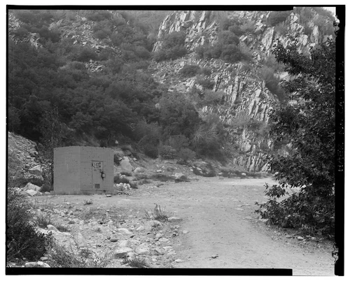  CINDER BLOCK SHED AT COTTAGE SITES JUST NORTH OF FISH SCREEN, SAR-1 INTAKE. VIEW TO NORTHWEST. - Santa Ana River Hydroelectric System, Redlands, San Bernardino County, CA