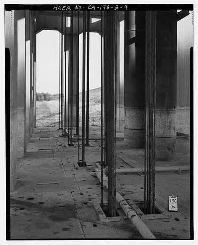  GATE HOIST CABLES AT BASE OF CONTROL TOWER ATOP INTAKE STRUCTURE. - Prado Dam, Outlet Works, Santa Ana River near junction of State Highways 71 & 91, Corona, Riverside County, CA