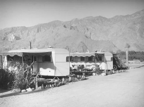 Trailers along a dirt road in Palm Springs