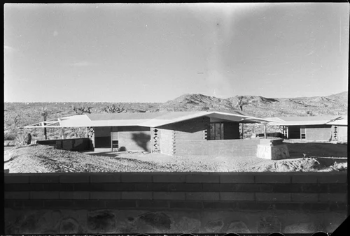 Ridge Cottage Triplex (architect Lloyd Wright), Institute of Mentalphysics, Joshua Tree, Cailfornia