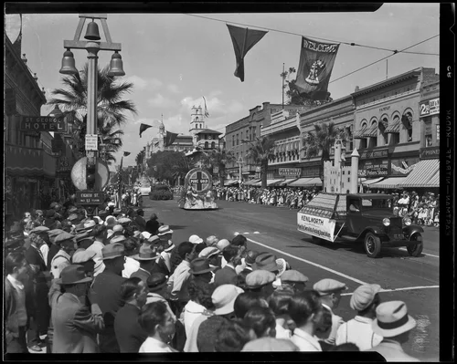 Orange Parade, Kenilworth and Mutual Orange Distributors floats, Riverside, 1933