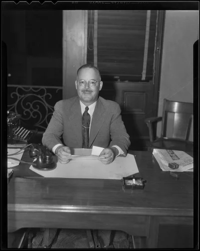 Mayor William C. Evans beat E.B. Criddle for the position, Riverside, 1936