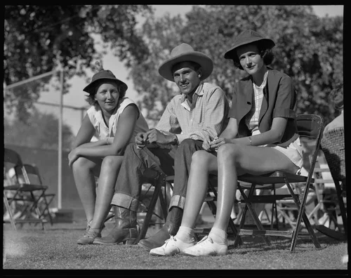 Patricia Ziegfeld, Murray MacLeod, and Josephine Smith at the tennis courts, Palm Springs, 1936
