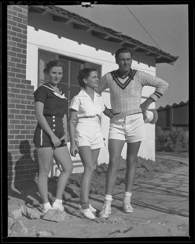 Socialites Ruth Rogers and Alice Hicks chat with actor Charles Farrell, Palm Springs, 1935