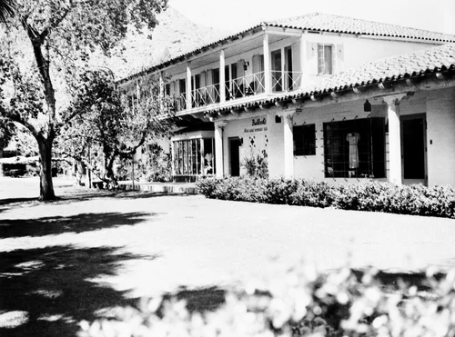 Exterior view of the Desert Inn resort in Palm Springs, ca.1940, detail 1