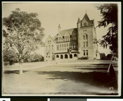 Unknown building in Riverside, ca.1900