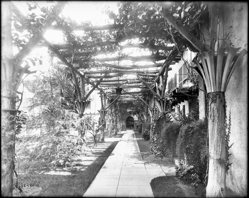 The arcade of the Frank Miller's Glenwood Hotel (Mission Inn), Riverside, ca.1910