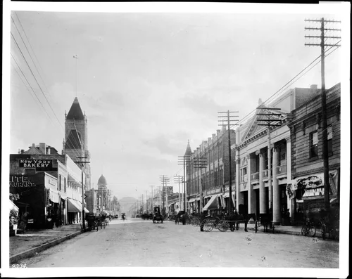 San Bernardino's "E" Street looking south along Fourth Street, ca.1905