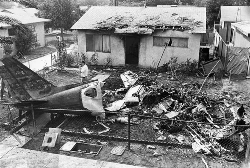 Plane crashed into Ontario yard