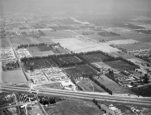 Ontario, 4th Street and Grove Avenue, looking north