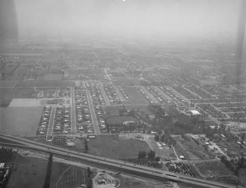 Ontario, 4th Street and Grove Avenue, looking south