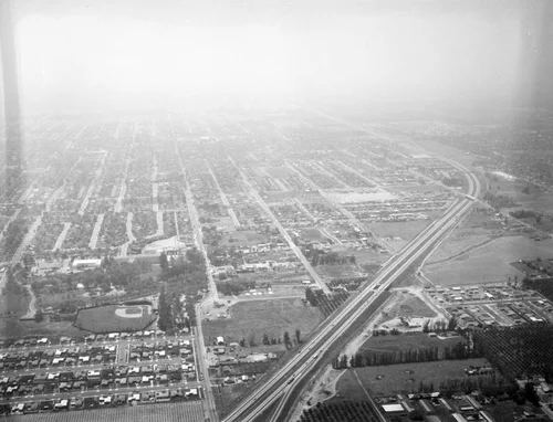 Ontario, 4th Street and Grove Avenue, looking west
