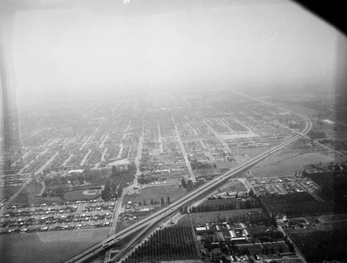 Ontario, 4th Street and Grove Avenue, looking west