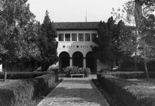 Ontario City Hall, exterior view