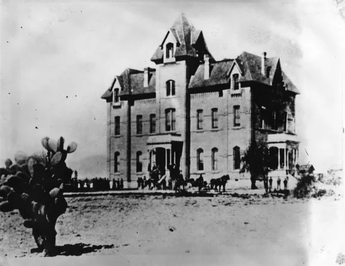 Chaffey College, Ontario