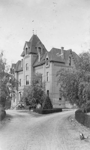 Chaffey College, Ontario