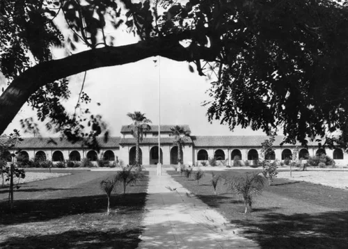 Fontana school