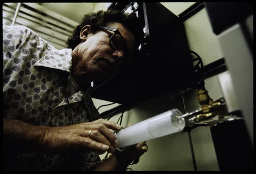 FRANK BURLESON, STAFF RESEARCH ASSOCIATE AT STATEWIDE AIR POLLUTION RESEARCH CENTER, MEASURING AROMATICS - OXYGENATES, IN AMBIENT AIR SAMPLE
