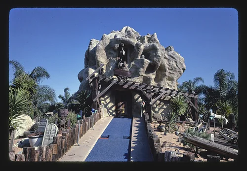 Boulder, Castle Amusement Park mini golf, Riverside, California